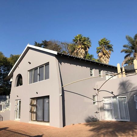 6 On Acacia Panzió Johannesburg Kültér fotó