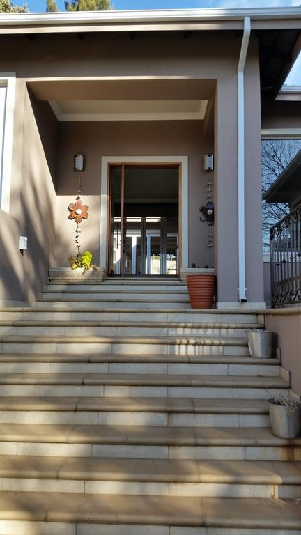 6 On Acacia Panzió Johannesburg Kültér fotó