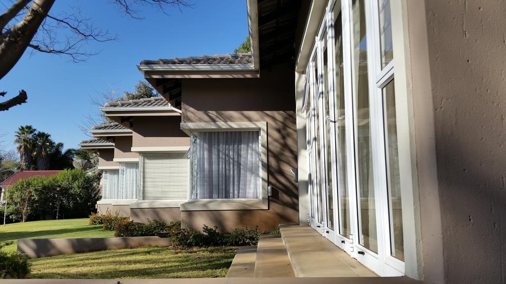 6 On Acacia Panzió Johannesburg Kültér fotó