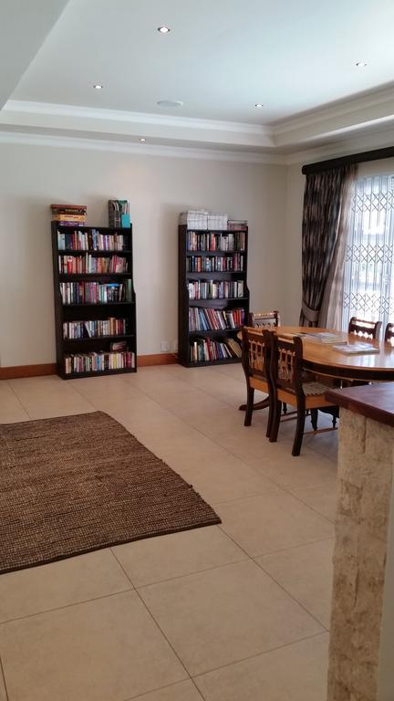 6 On Acacia Panzió Johannesburg Kültér fotó