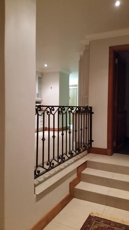 6 On Acacia Panzió Johannesburg Kültér fotó
