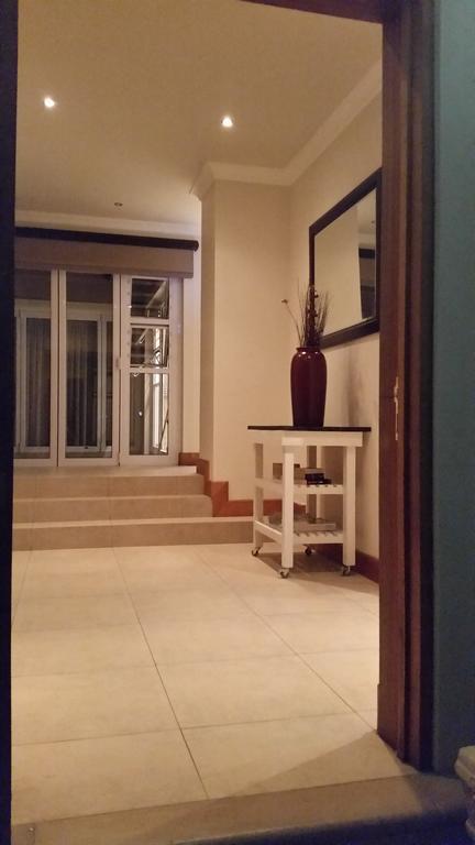 6 On Acacia Panzió Johannesburg Kültér fotó