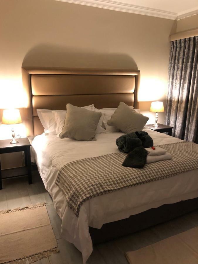 6 On Acacia Panzió Johannesburg Kültér fotó