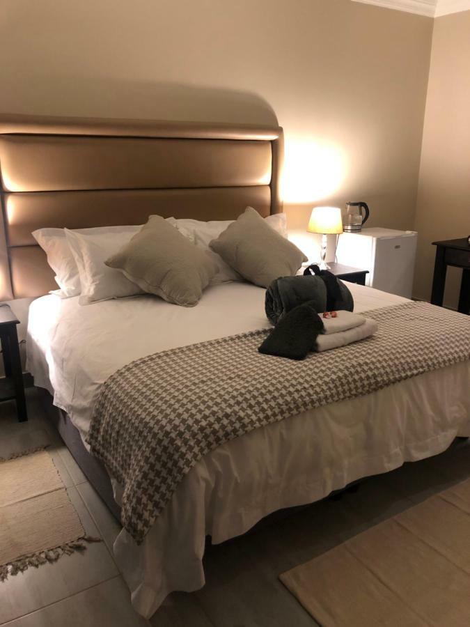 6 On Acacia Panzió Johannesburg Kültér fotó