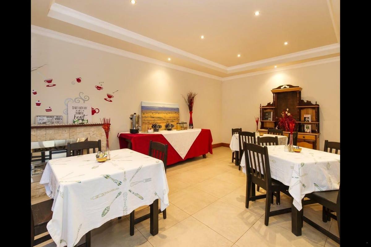 6 On Acacia Panzió Johannesburg Kültér fotó