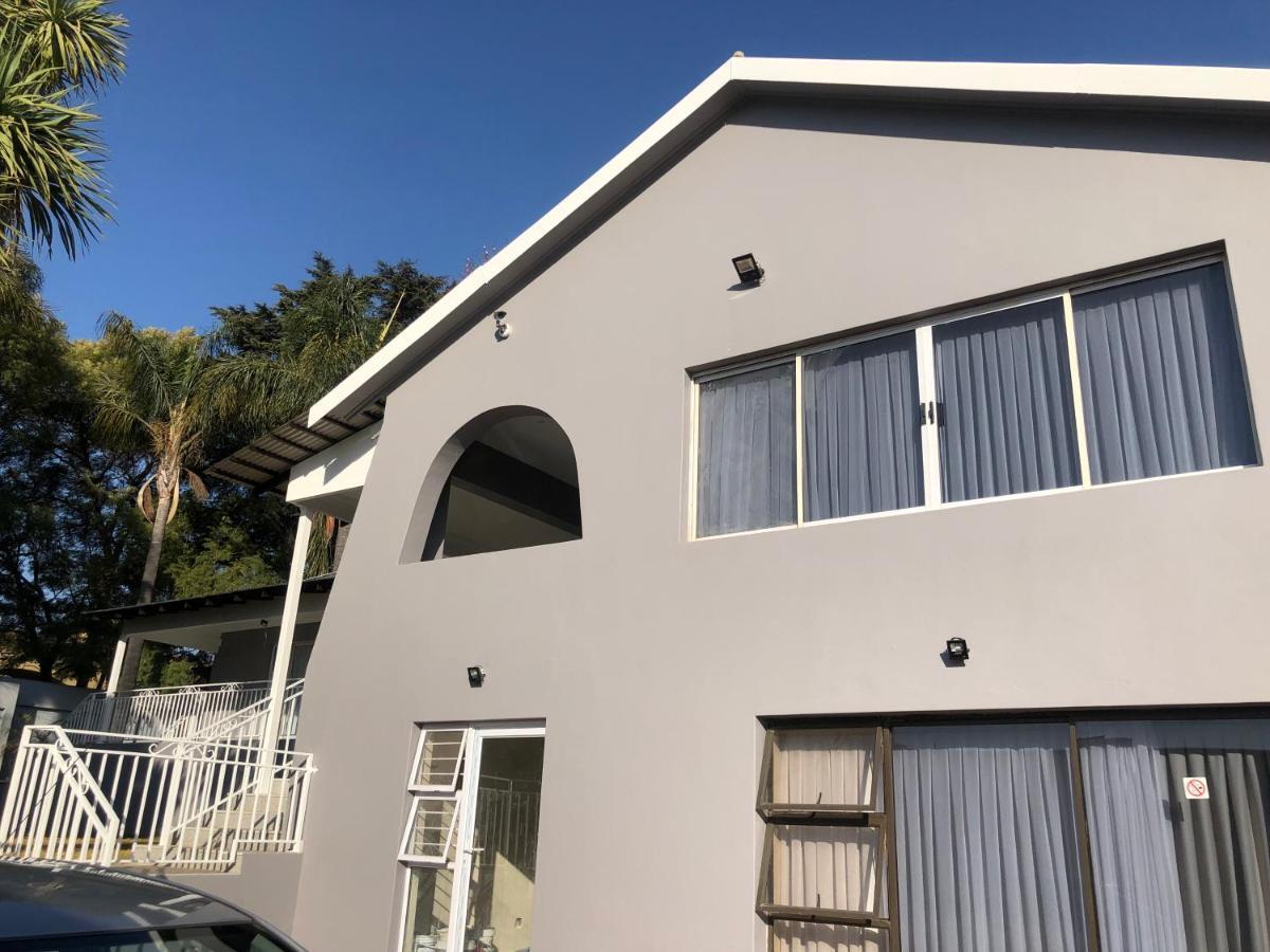 6 On Acacia Panzió Johannesburg Kültér fotó